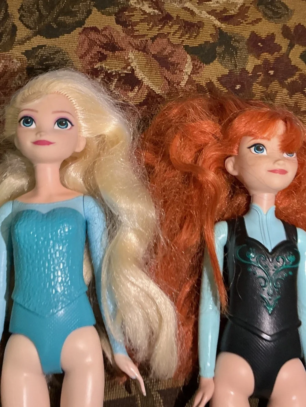 2022 Disney Frozen Mattel Anna And Elsa dolls